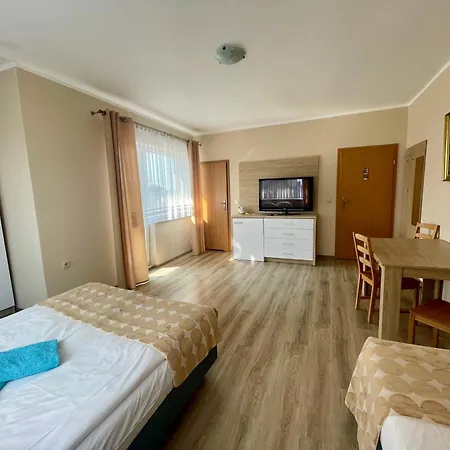 Daniela Ii - Chlapowo Homestay